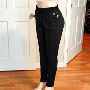 Victoria Secret Pink Active stretch skinny pants size small NWT